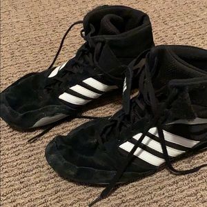 Wrestling shoes